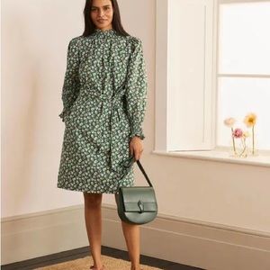 NWT Boden Ellie Smocked Dress Green Ditsy Floral 8 petite